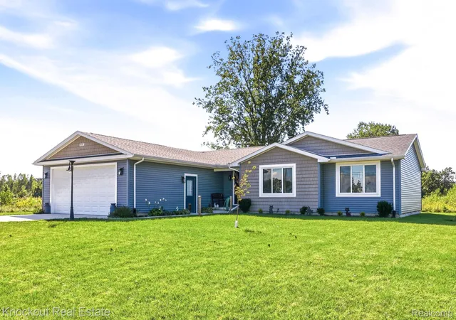 Single family home for sale at 5727 Mackinaw Rd, Saginaw, MI 48604 | MLS# 20261071960