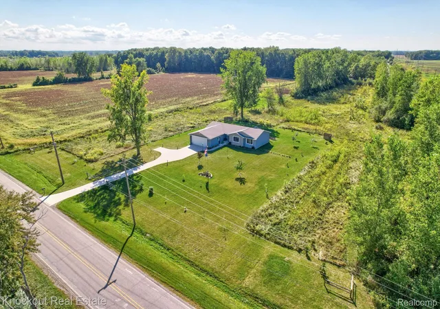 Photo 2 of Single family home for sale at 5727 Mackinaw Rd, Saginaw, MI 48604 | MLS# 20261071960 | Listing updated on 2026-09-09