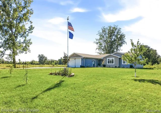 Photo 3 of Single family home for sale at 5727 Mackinaw Rd, Saginaw, MI 48604 | MLS# 20261071960 | Listing updated on 2026-09-09