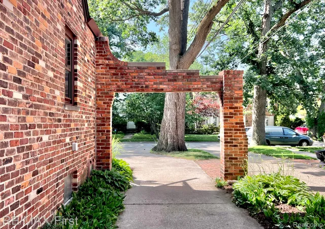 Photo 4 of Single family home for sale at 774 W Oakridge St, Ferndale, MI 48220 | MLS# 20261071965 | Listing updated on 2026-09-13