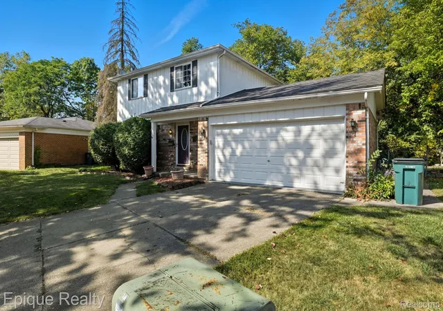 Photo 2 of Single family home for sale at 2263 Camilla Dr, Troy, MI 48083 | MLS# 20261071972 | Listing updated on 2026-09-10