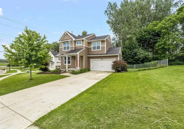 Photo 23 of Single family home for sale at 4621 Trotters Pointe Cir, Midland, MI 48642 | MLS# 61050221068 | Listing updated on 2026-09-09