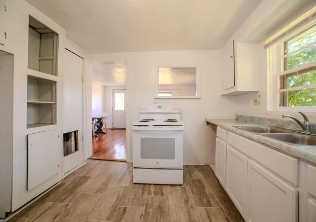 Photo 4 of Single family home for sale at 1541 Reeder Ave, Benton Harbor, MI 49022 | MLS# 69026047524 | Listing updated on 2026-09-08