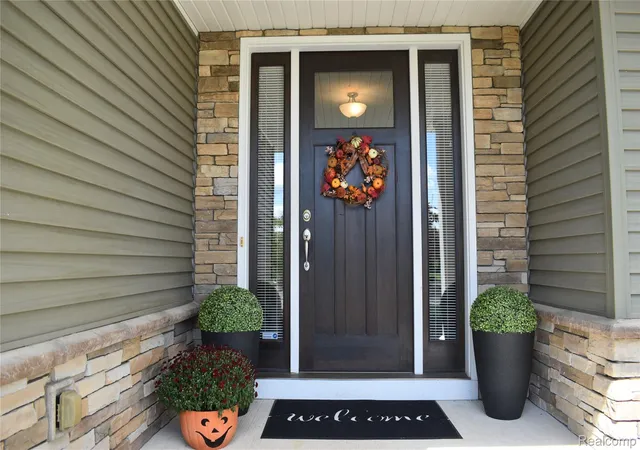 Photo 3 of Single family home for sale at 1281 Cambridge Cir, Williamston, MI 48895 | MLS# 20261071975 | Listing updated on 2026-10-07