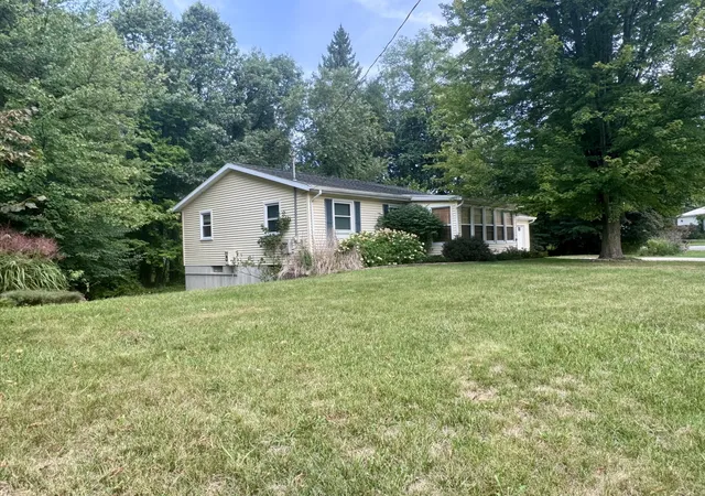 Photo 3 of Single family home for sale at 1311 Crescent St, Greenville, MI 48838 | MLS# 64026047533 | Listing updated on 2026-09-08
