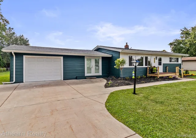 Photo 1 of Sale Pending at 6146 Sun Valley Dr, Grand Blanc, MI 48439 | MLS# 20261071987 | Listing updated on 2026-09-14