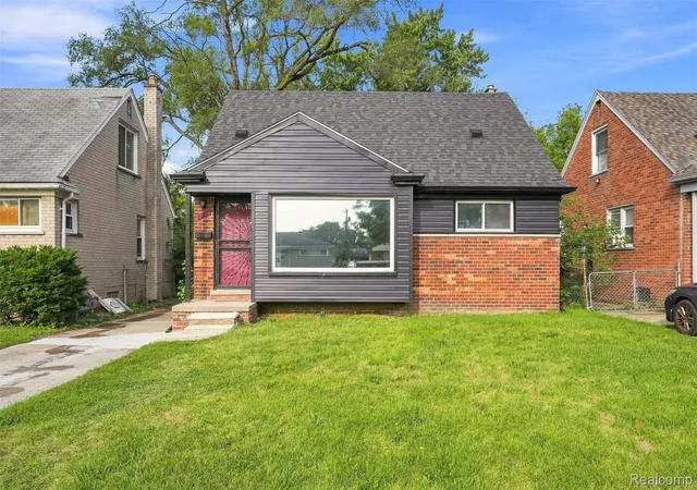 Photo 3 of Single family home for sale at 12827 Woodbine, Redford, MI 48239 | MLS# 20261071988 | Listing updated on 2026-09-11
