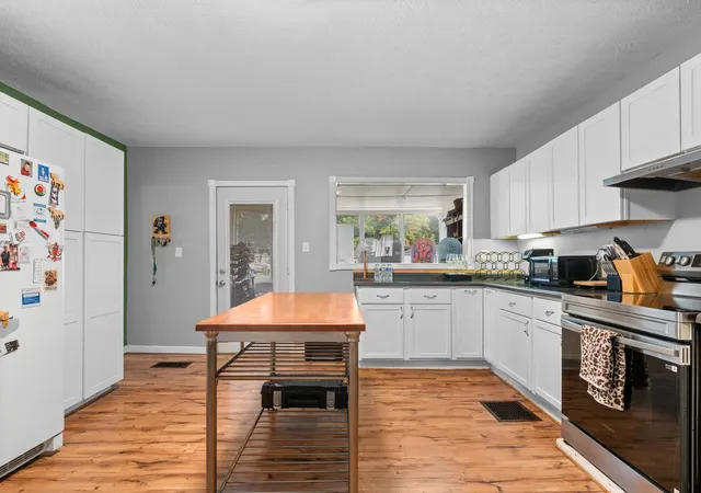 Photo 2 of Single family home for sale at 139 W 5th Avenue, Reed City, MI 49677 | MLS# 78080073312 | Listing updated on 2026-09-11