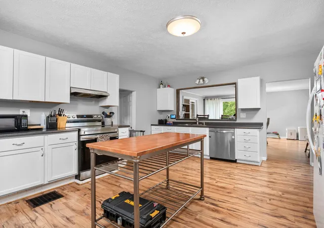Photo 4 of Single family home for sale at 139 W 5th Avenue, Reed City, MI 49677 | MLS# 78080073312 | Listing updated on 2026-09-11