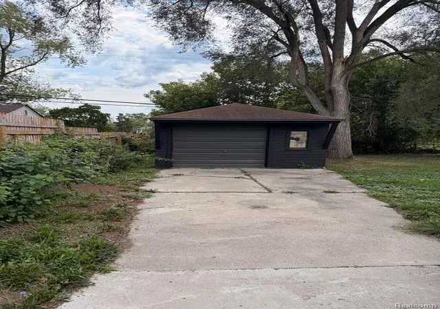 Photo 2 of Single family home for sale at 27813 Avondale St, Inkster, MI 48141 | MLS# 20261071991 | Listing updated on 2026-09-09