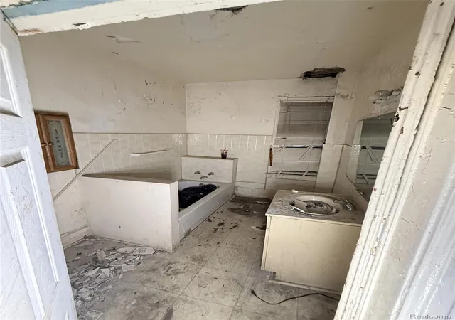 Photo 3 of Single family home for sale at 1799 Sheridan St, Detroit, MI 48214 | MLS# 20261071992 | Listing updated on 2026-09-09