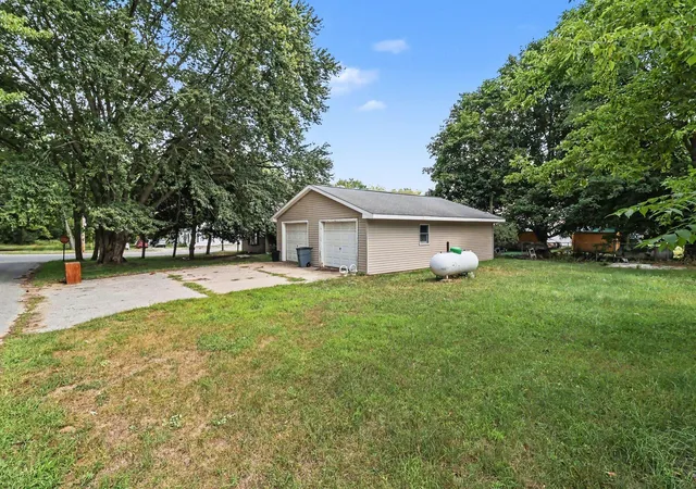 Photo 3 of Single family home for sale at 3907 E Main St, Fountain, MI 49410 | MLS# 67026047537 | Listing updated on 2026-09-08