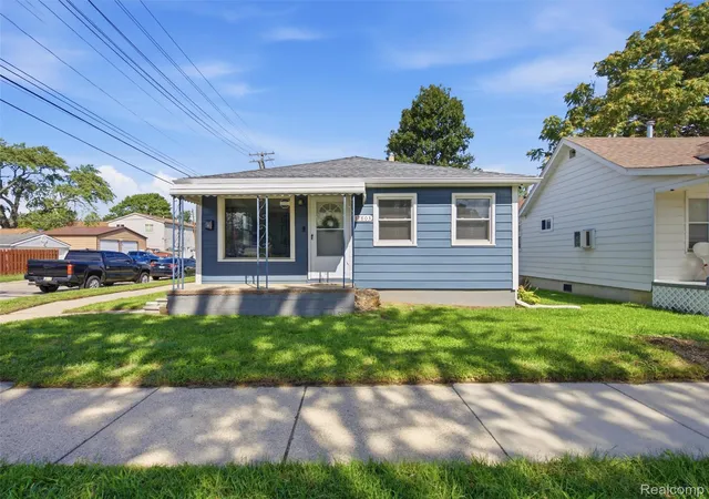 Photo 1 of Single family home for sale at 17803 Tennyson St, Roseville, MI 48066 | MLS# 20261071995 | Listing updated on 2026-10-06