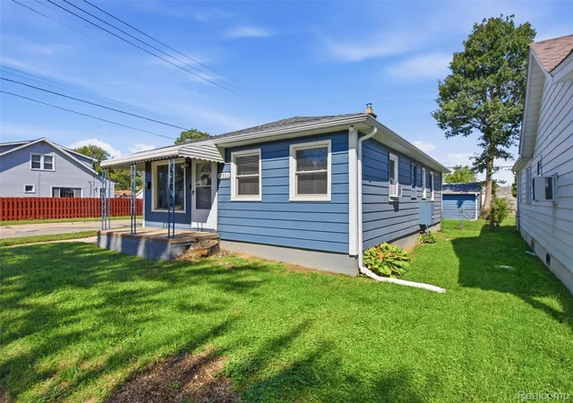 Photo 2 of Single family home for sale at 17803 Tennyson St, Roseville, MI 48066 | MLS# 20261071995 | Listing updated on 2026-10-06