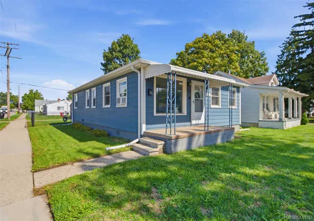 Photo 3 of Single family home for sale at 17803 Tennyson St, Roseville, MI 48066 | MLS# 20261071995 | Listing updated on 2026-10-06