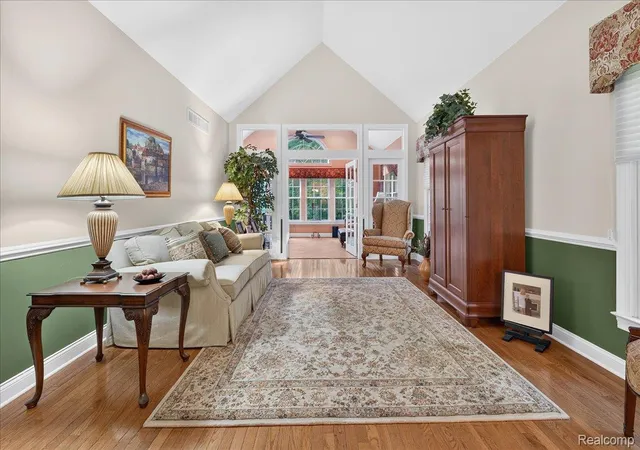 Listing Photo 4 - Condo for sale in building located at 49647 Timber Trl, Novi, MI 48374