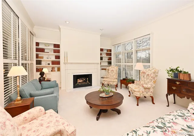 Listing Photo 4 - Condo for sale in building located at 618 Deauville Ln, Bloomfield Hills, MI 48304