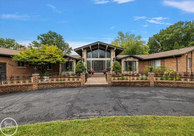 Photo 2 of Single family home for sale at 21266 Balfour St, Clinton Township, MI 48036 | MLS# 58050221074 | Listing updated on 2026-09-08