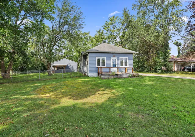 Photo 2 of Single family home for sale at 1982 Fairplain Ave, Benton Harbor, MI 49022 | MLS# 69026047538 | Listing updated on 2026-09-11