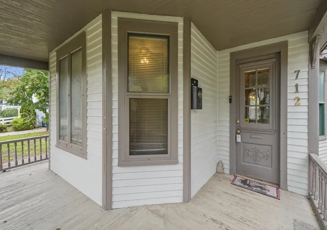 Photo 3 of Single family home for sale at 712 W Walnut St, Kalamazoo, MI 49007 | MLS# 71026047539 | Listing updated on 2026-09-08