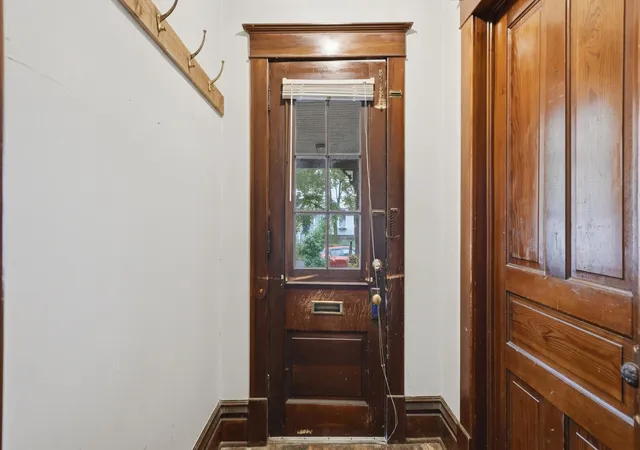 Photo 4 of Single family home for sale at 712 W Walnut St, Kalamazoo, MI 49007 | MLS# 71026047539 | Listing updated on 2026-09-08