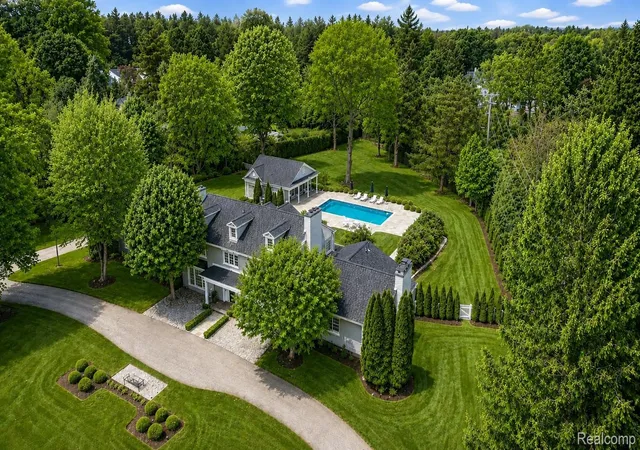 Photo 1 of Single family home for sale at 232 Guilford Rd, Bloomfield Hills, MI 48304 | MLS# 20261072004 | Listing updated on 2026-09-11