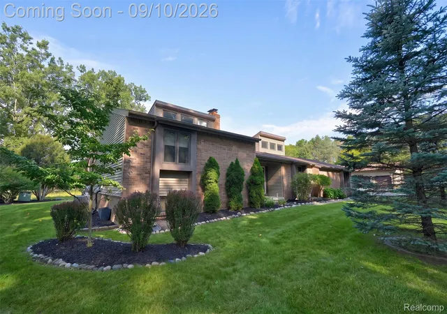 Photo 3 of Single family home for sale at 2363 N Linden Rd, Flint, MI 48504 | MLS# 20261072009 | Listing updated on 2026-09-15