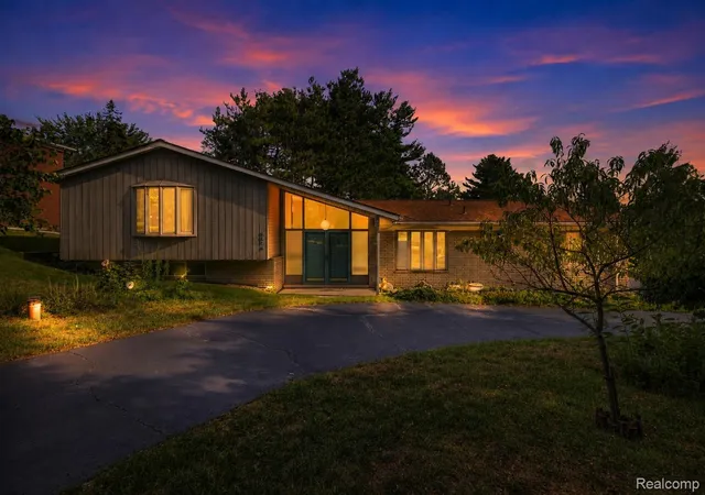 Photo 2 of Single family home for sale at 6579 Balmoral Ter, Clarkston, MI 48346 | MLS# 20261072014 | Listing updated on 2026-09-12