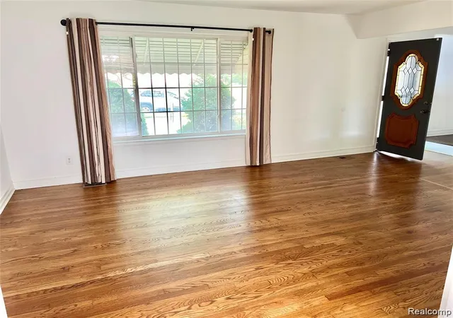Photo 3 of Single family home for sale at 29687 Boewe Dr, Warren, MI 48092 | MLS# 20261072015 | Listing updated on 2026-09-12