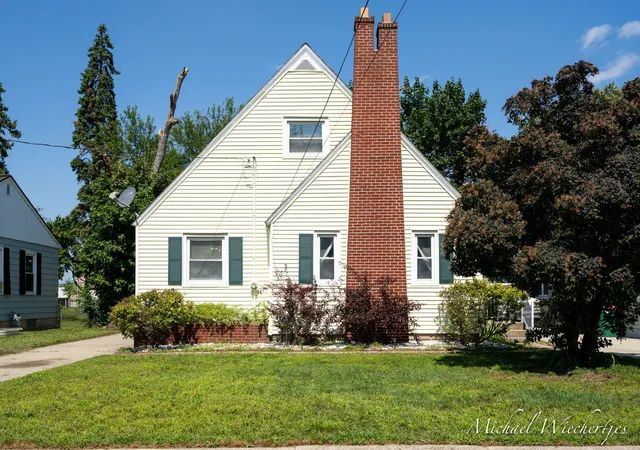 Photo 1 of Sale Pending at 61 Canterbury St Sw, Grand Rapids, MI 49548 | MLS# 65026047547 | Listing updated on 2026-09-29