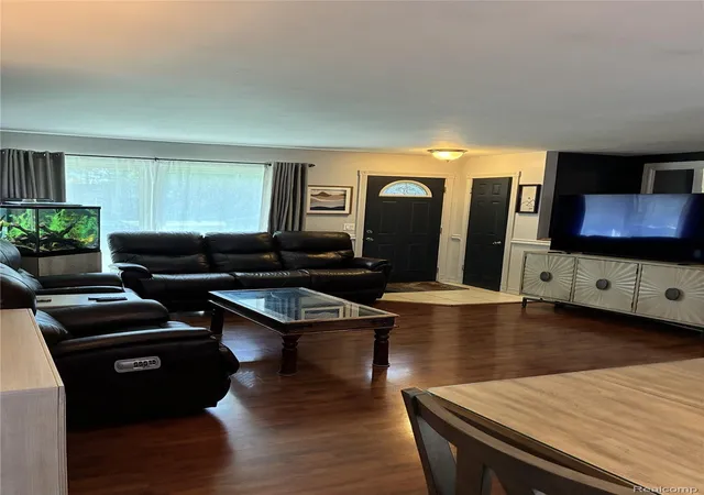 Photo 4 of Single family home for sale at 1702 Leif Ave, Norton Shores, MI 49441 | MLS# 20261072024 | Listing updated on 2026-09-18