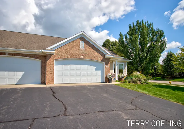 Photo 2 of Condo for sale at 5924 Elmwood Lake Dr, Hudsonville, MI 49426 | MLS# 71026047548 | Listing updated on 2026-10-21