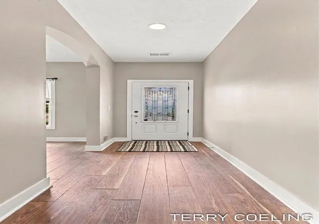 Listing Photo 4 - Condo for sale in building located at 5924 Elmwood Lake Dr, Hudsonville, MI 49426