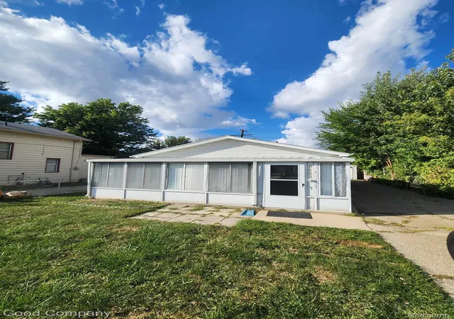 Photo 1 of Single family home for sale at 8645 Dodge Ave, Warren, MI 48089 | MLS# 20261072032 | Listing updated on 2026-09-09