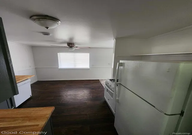 Photo 4 of Single family home for sale at 8645 Dodge Ave, Warren, MI 48089 | MLS# 20261072032 | Listing updated on 2026-09-09