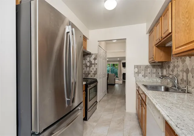Photo 3 of Condo for sale at 31444 Orchard Crk, Farmington Hills, MI 48334 | MLS# 20261072033 | Listing updated on 2026-09-09