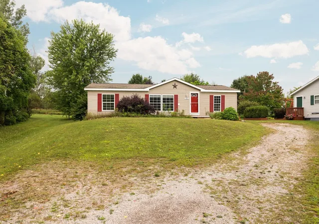 Photo 1 of Single family home for sale at 10810 S Orchard Way, Traverse City, MI 49684 | MLS# 78080073313 | Listing updated on 2026-09-11