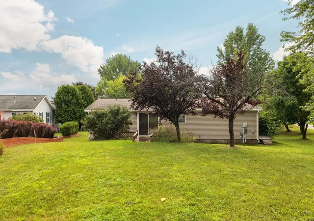Photo 2 of Single family home for sale at 10810 S Orchard Way, Traverse City, MI 49684 | MLS# 78080073313 | Listing updated on 2026-09-11