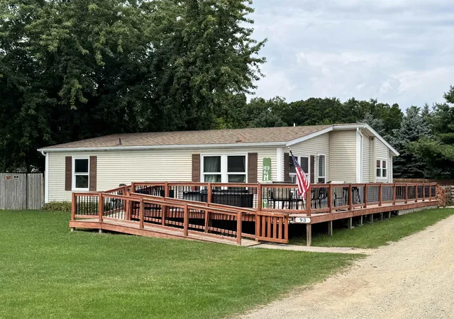 Photo 1 of Single family home for sale at 93 E Kapplinger Dr, Farwell, MI 48622 | MLS# 79080073317 | Listing updated on 2026-09-09