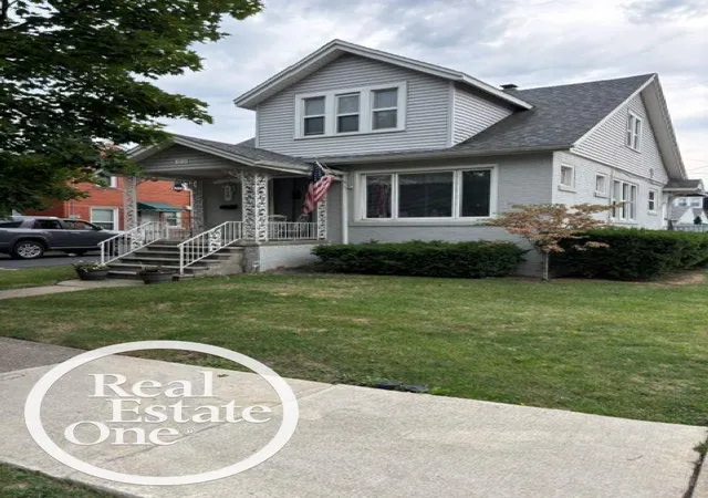 Listing Photo 5 - Condo for sale in building located at 713 Saint Clair St, Grosse Pointe, MI 48230