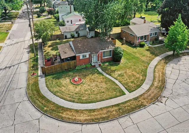 Photo 1 of Single family home for sale at 19725 Maplewood St, Livonia, MI 48152 | MLS# 20261072041 | Listing updated on 2026-09-12