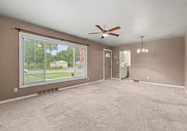 Photo 3 of Single family home for sale at 19725 Maplewood St, Livonia, MI 48152 | MLS# 20261072041 | Listing updated on 2026-09-12