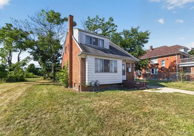 Photo 3 of Multi family home for sale at 14076 - 78 Saratoga, Detroit, MI 48205 | MLS# 20261072042 | Listing updated on 2026-09-09