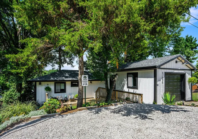 Photo 2 of Single family home for sale at 67696 Thunderbird Dr, Sturgis, MI 49091 | MLS# 68026047553 | Listing updated on 2026-10-05