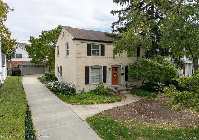 Photo 2 of Single family home for sale at 20680 Vernier Cir, Grosse Pointe Woods, MI 48236 | MLS# 20261072052 | Listing updated on 2026-10-15