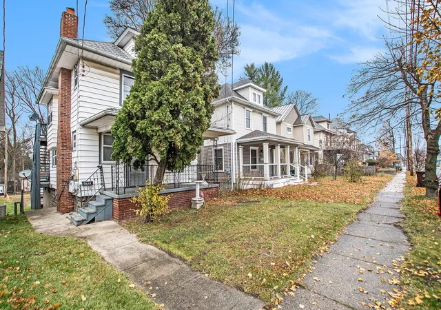 Photo 3 of Multi family home for sale at 209 E Mount Hope Ave, Lansing, MI 48910 | MLS# 65026047561 | Listing updated on 2026-09-09