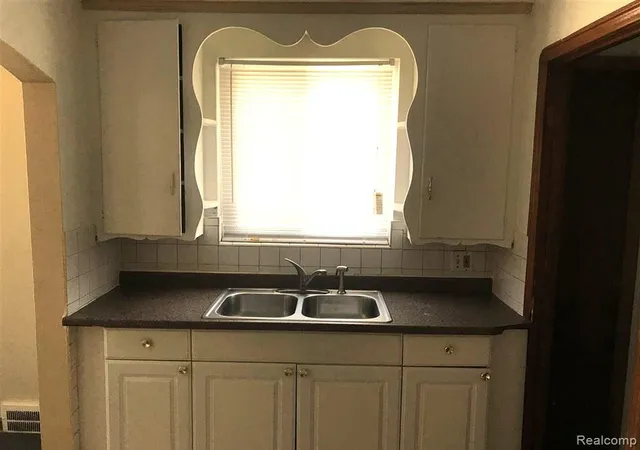 Photo 4 of Single family home for sale at 13042 Hampshire St, Detroit, MI 48213 | MLS# 20261072073 | Listing updated on 2026-09-09