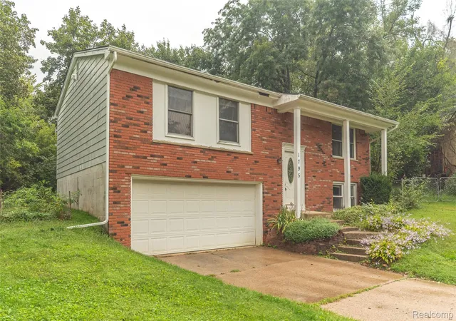 Photo 2 of Single family home for sale at 1795 David Ct, Ann Arbor, MI 48105 | MLS# 20261072080 | Listing updated on 2026-09-13