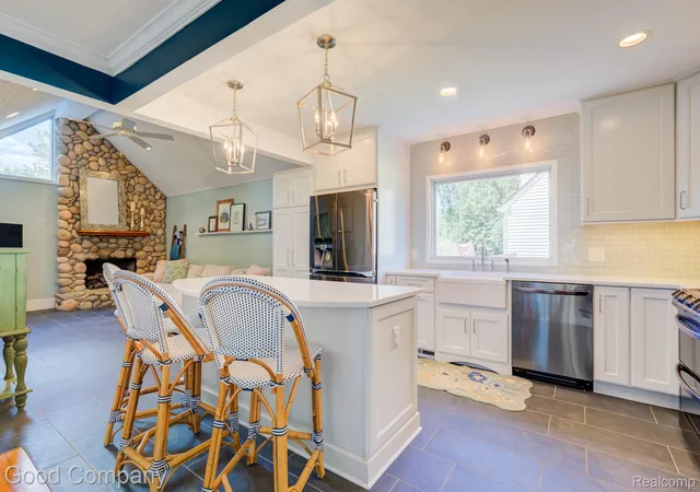 Photo 2 of Single family home for sale at 308 E Lawrence Ave, Royal Oak, MI 48073 | MLS# 20261072085 | Listing updated on 2026-09-15