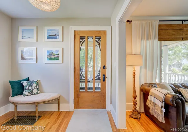 Photo 4 of Single family home for sale at 308 E Lawrence Ave, Royal Oak, MI 48073 | MLS# 20261072085 | Listing updated on 2026-09-15